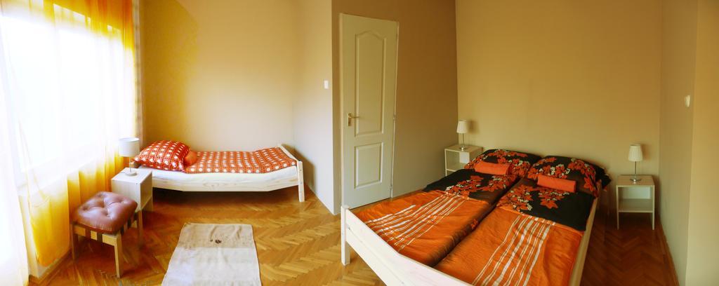 Orchidea Apartman Тата Стая снимка