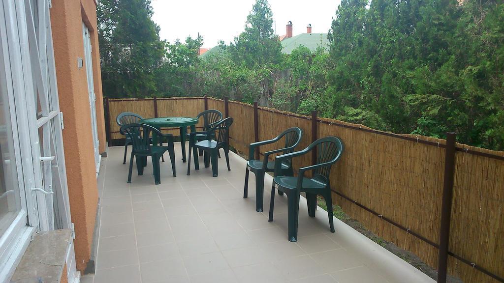 Orchidea Apartman Тата Стая снимка