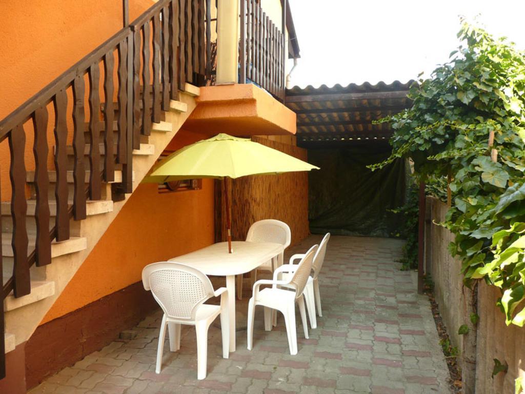 Orchidea Apartman Тата Стая снимка