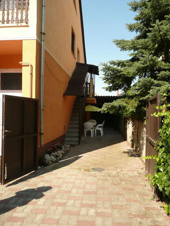Orchidea Apartman Тата Стая снимка