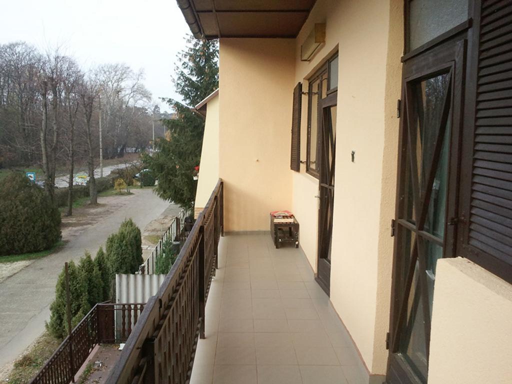 Orchidea Apartman Тата Стая снимка