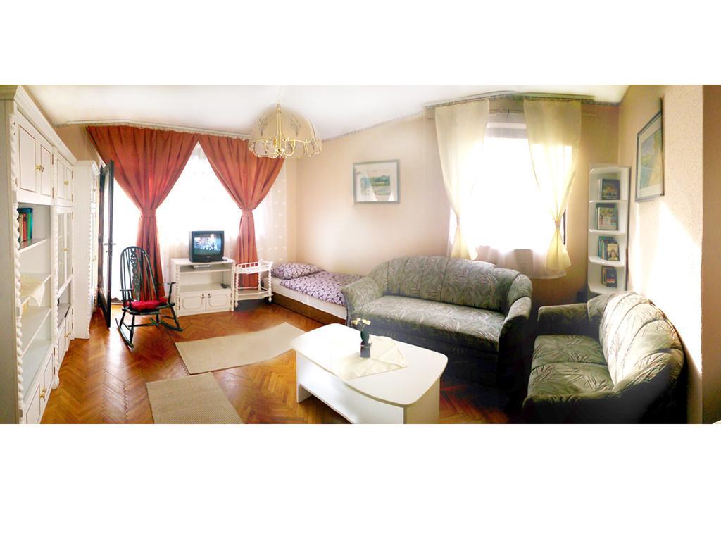 Orchidea Apartman Тата Стая снимка