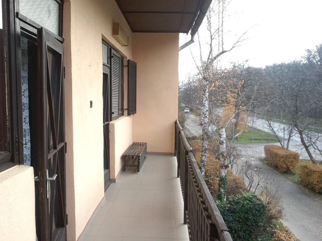 Orchidea Apartman Тата Стая снимка